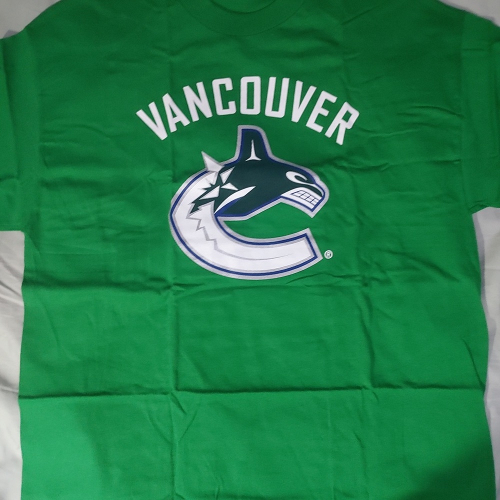 Vancouver Canucks graphics tee mens size XL